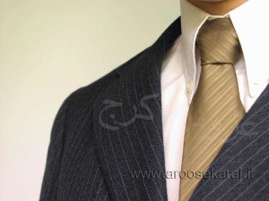1726 closeup of business man in suit and tie pv 1 300x225 - دامادی آقای شیک پوش